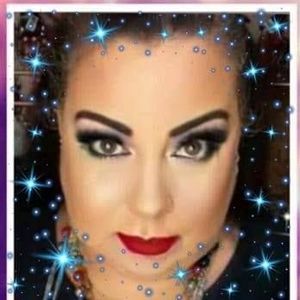 Meet your Posher, Debby